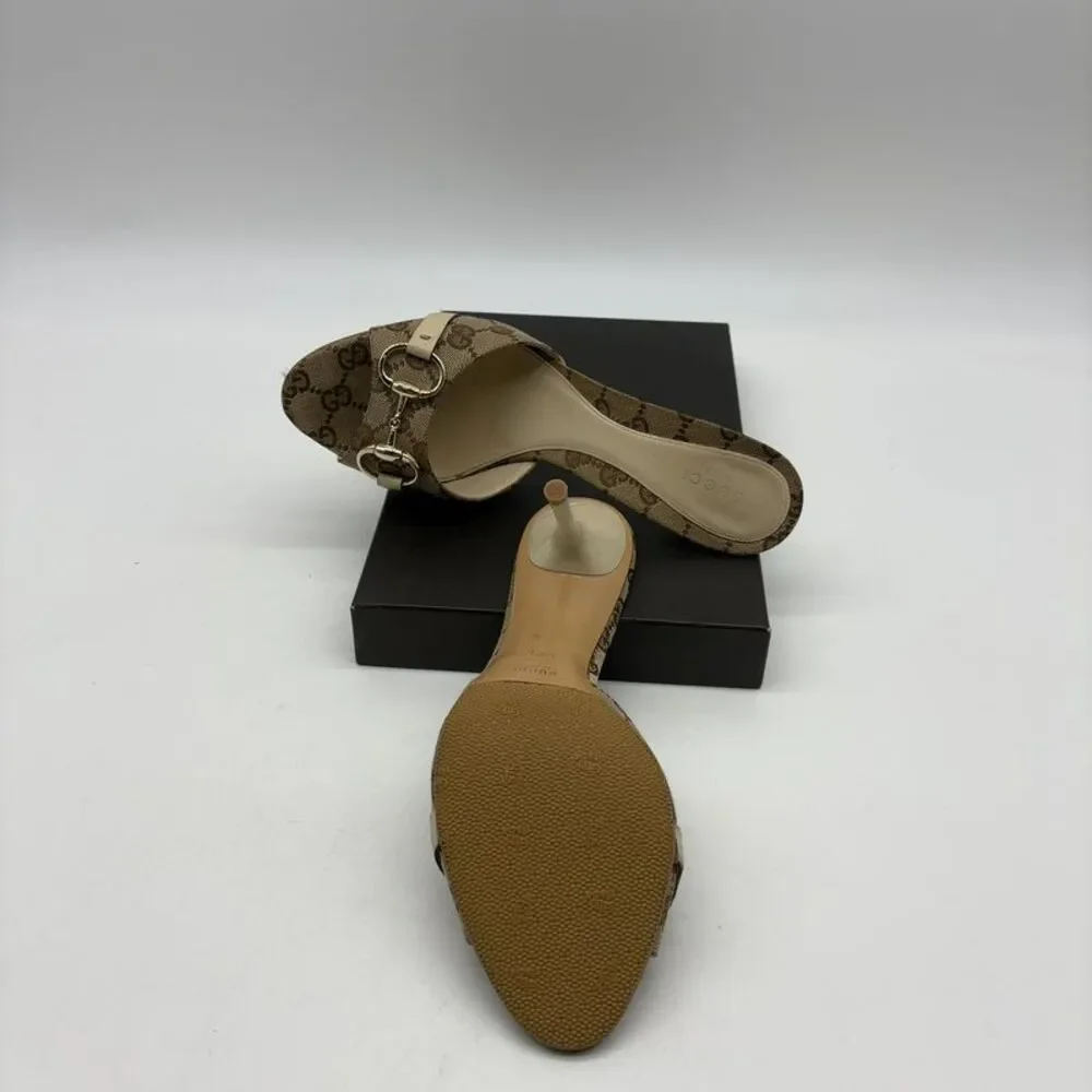 Gucci Peep Toe Pumps in Brown